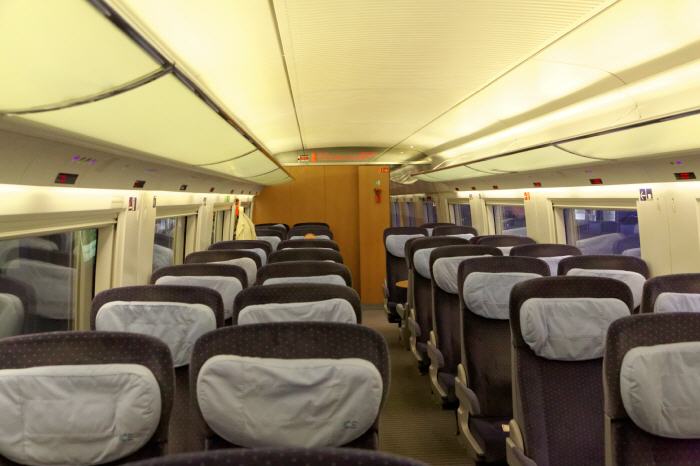 ICE 3 : Großraum 2. Klasse