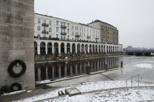 Hamburg - Binnenalster (Rathausnähe)