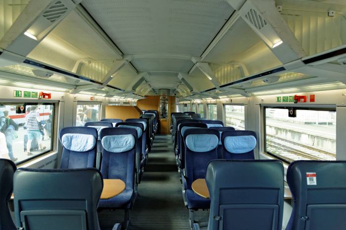 ICE 1 : Großraum 2. Klasse