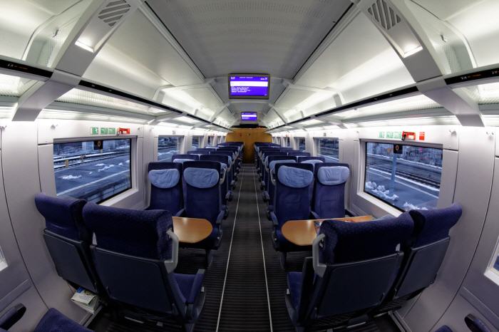 ICE 2 : Großraum 2. Klasse