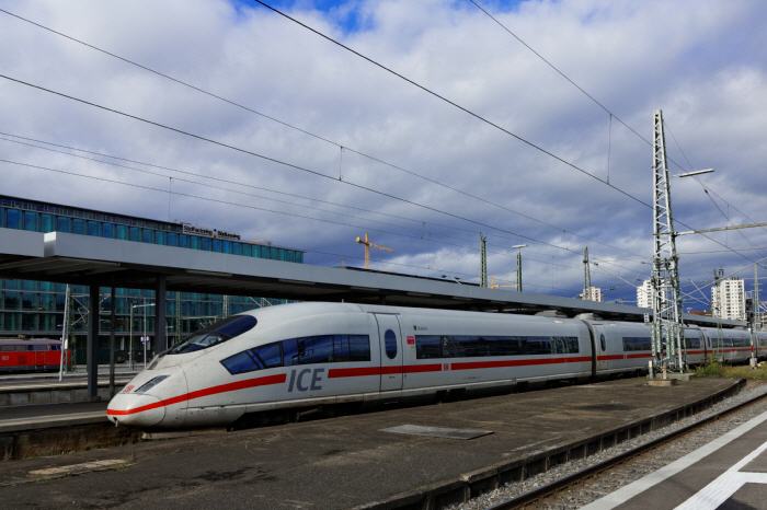 ICE 3 in Stuttgart Hbf.