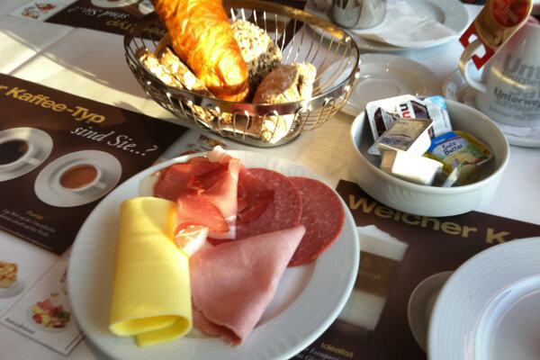 Bahn - Frühstück im ICE