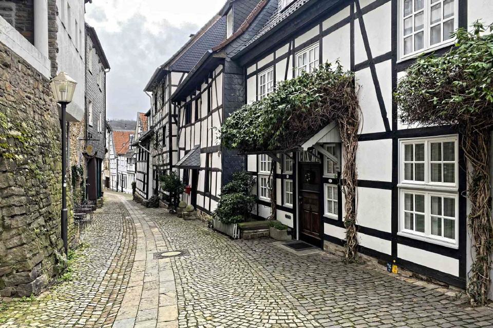 Essen Kettwig Ruhrstra&szlig;e Fachwerkhaus