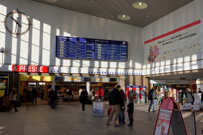 Hauptbahnhof Würzburg - Innen